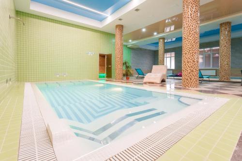 Triumph Hotel - main image