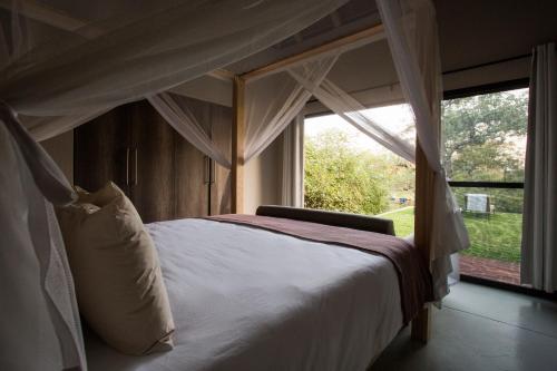 214092835 Moya Safari Villa