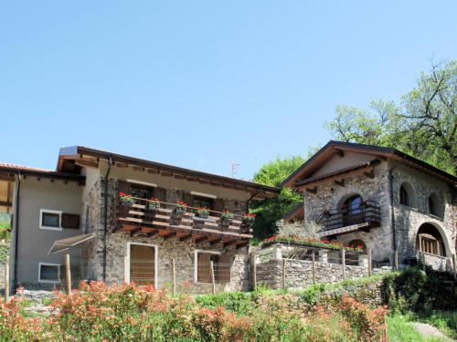  Locazione turistica Casa Nerina (CVA257), Pension in Castelveccana