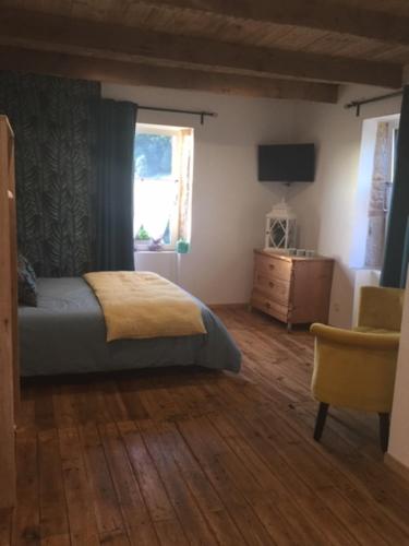 chambres d'hôtes le clos marty Room Type - Double Room with Private Bathroom