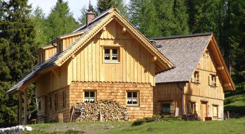 Chalet (11 Adults)