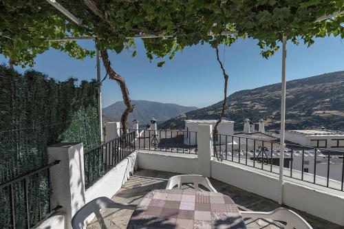 Apartamentos Rurales Las Chimeneas - image 4