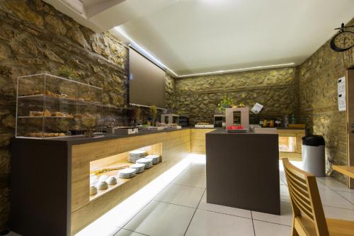 Plana Hotel - image 4