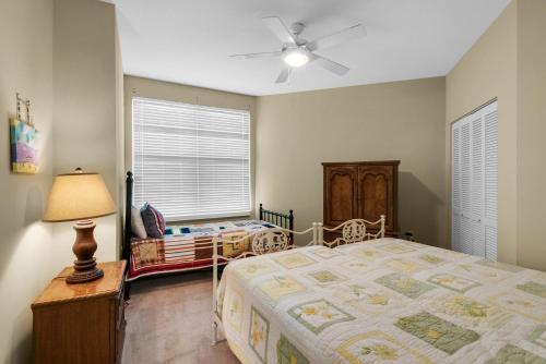 0709 - 3 Bedroom 3 Bath. Living Room and Master Bedroom Face the Gulf! - image 7