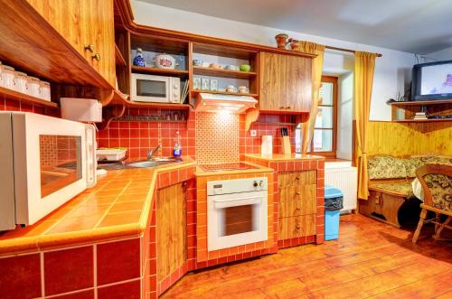 Küche, Chata pod Mravenecnikem in Loucna Nad Desnou