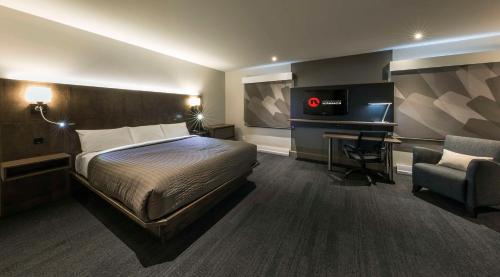 214136694 Hôtel & Suites Normandin Lévis
