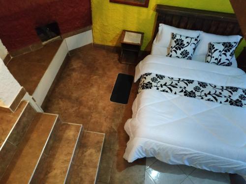 1 double bed, 1 twin bed