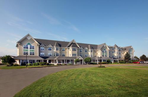 The Loyalist Country Inn & Conference Centre - Accommodation - Summerside
