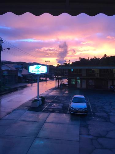 . Spruce Pine Inn