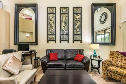 Spacious Luxury Town House *Golf*Pool*Hot Tub - image 6