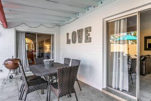 Larkspur Villa - Lovely & Entertaining Hot Tub with pool, resort living!