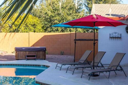 Larkspur Villa - Lovely & Entertaining Hot Tub with pool, resort living!