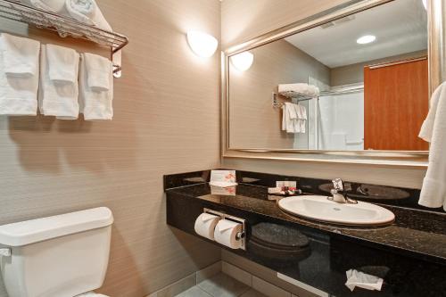 Honeymoon Suite