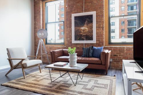 

Two-Bedroom on South State Street Apt 511 by Sonder
