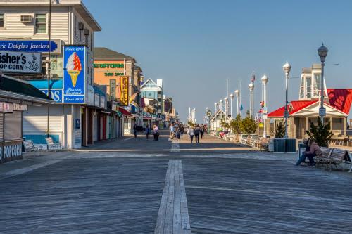 Oceanside 42 #1E-Sea La Vie - image 6