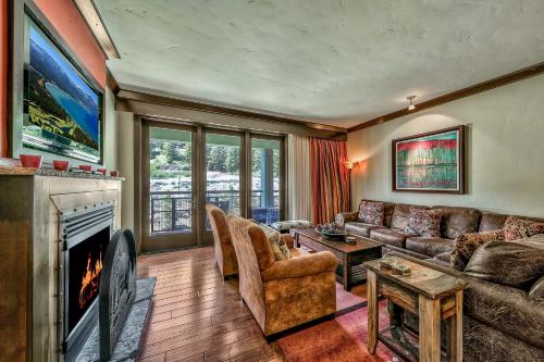 Luxurious 3 Bedroom Mid-Mountain At Northstar Condo - image 2