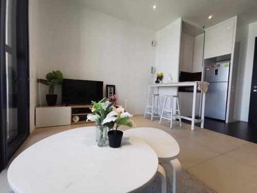 Cozy 2 Bedroom Arcoris Mont Kiara Hyatt House 163 Mall In Kuala Lumpur Malaysia Reviews Prices Planet Of Hotels