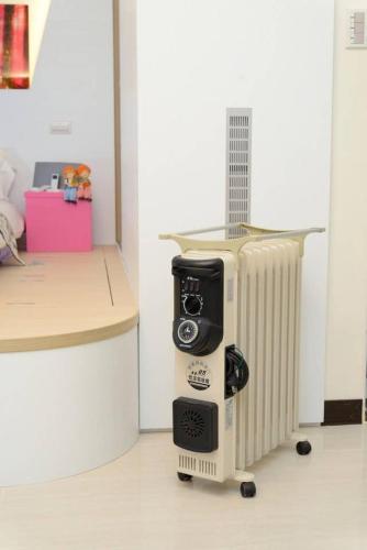 One-Bedroom Apartment image 7