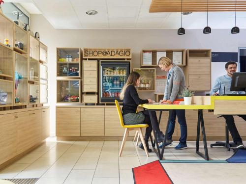 Aparthotel Adagio Access Marseille Saint Charles - image 6