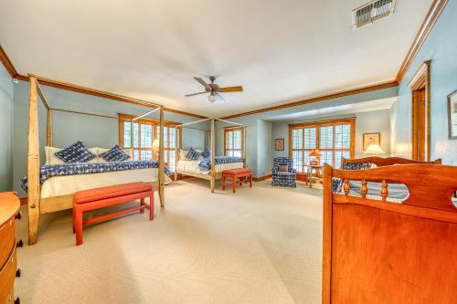 Riverfront Family Retreat - image 9