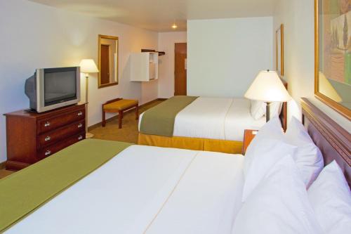 Holiday Inn Express Hotel & Suites Elkins, an IHG Hotel