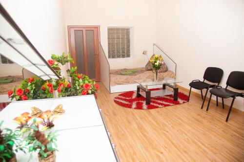 Semi-luxury Apartment on Zhukovskogo Street 57