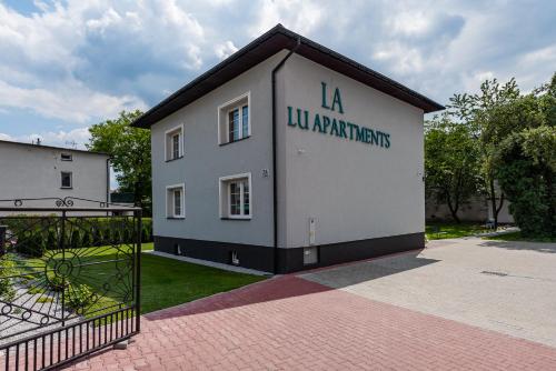 Lu Apartments
