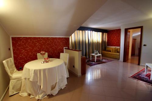 Belsito Hotel - image 4