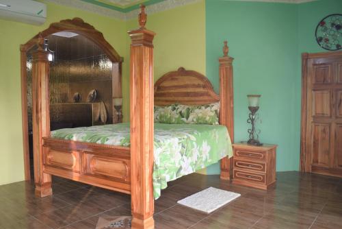 Gulta, Haven View Villa & Spa in Belmont
