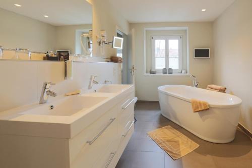 2 bedrooms, 2 beds