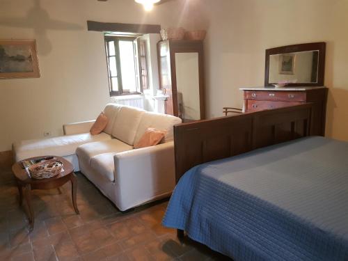 1 double bed, 3 twin beds