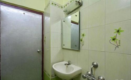 ホテル ゴールデン サン イン