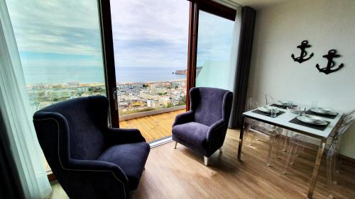 Apartment with Sea View image 2