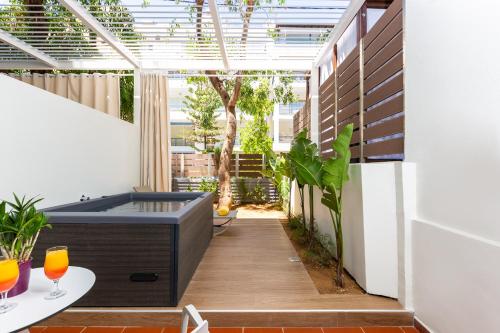 Atrium Ambiance Hotel - image 7