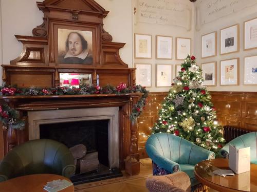 Pendley Manor - image 10