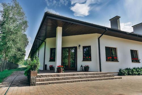 Зовнішній вигляд готелю, Dwór Klembów (Dwor Klembow) in Уілга
