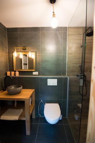 Double Room with Private Bathroom image 5
