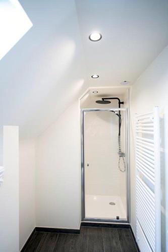 2 bedrooms, 4 beds