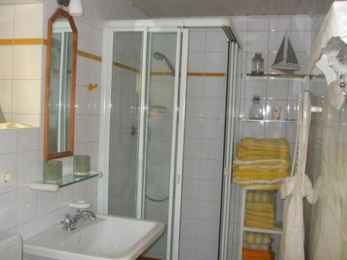 Bathroom, Appartement Dorfstrasse in Munkbrarup