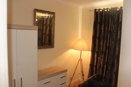 J S Apt, Docklands, London