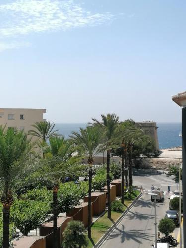 3 Bedroom Apartment Sea Views