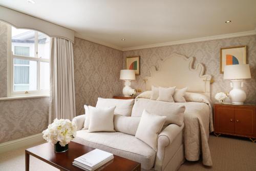 214304333 Milestone Hotel Kensington