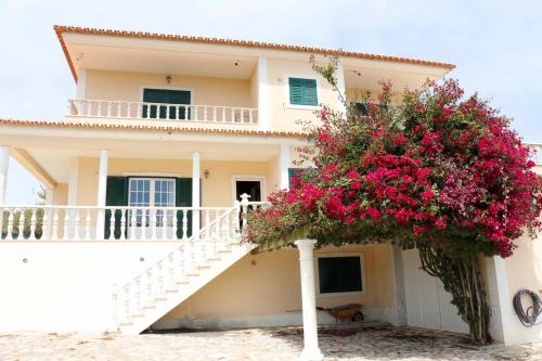 NANA’S VILLA - ERICEIRA FRIENDS & FAMILY HOUSE