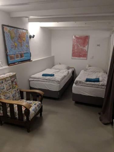 Quiet apartment for 4 at park in center - image 6