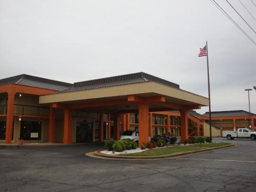 Econo Lodge Inn and Suites - Jackson in Jackson, USA