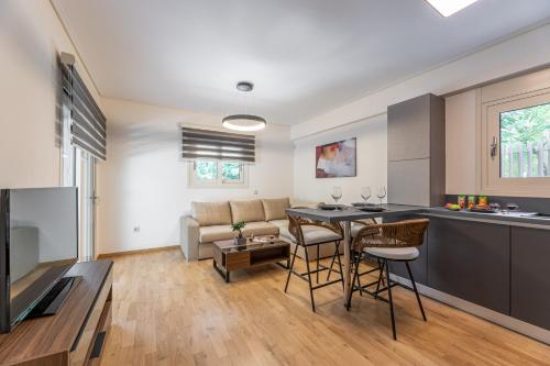 Cozy One-Bedroom Apartment image 4
