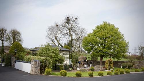 Dārzs, Cartron House in Curragh
