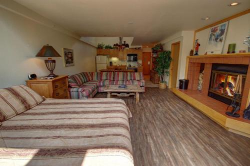 Liftside 402 - image 7