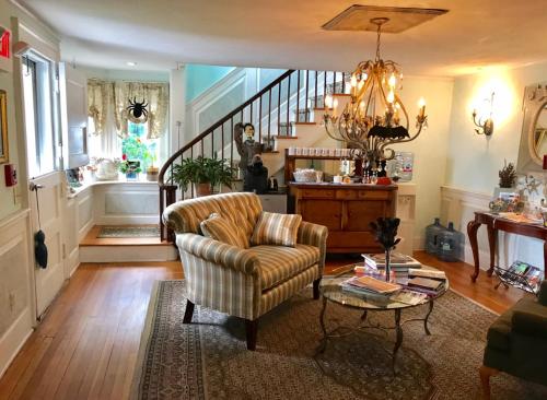 Scranton Seahorse Inn - image 5