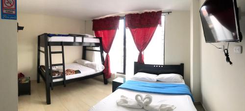 1 double bed, 1 bunk bed